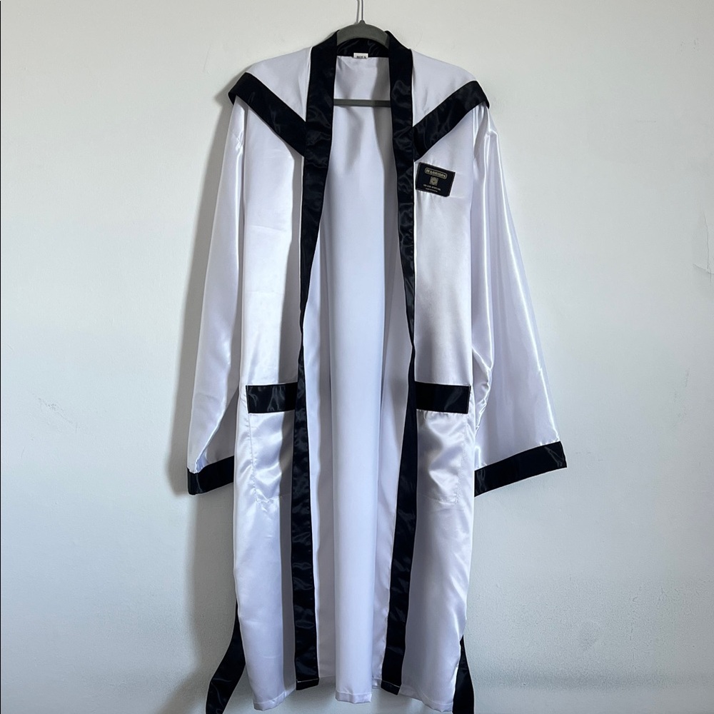 Boxing Robe White and Black Satin Robe Men Sz. XL